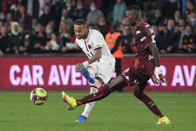 曾凡博17+8首钢胜北控 阿不都26+11新疆胜上海